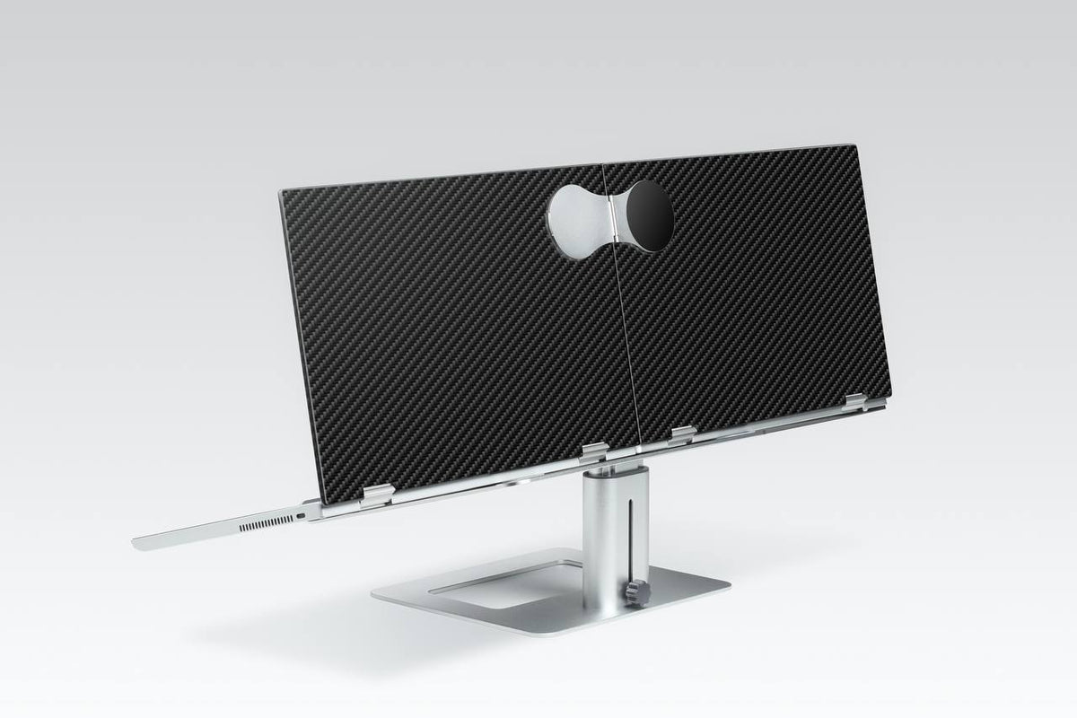 XbooK carbon fiber pilot on left and right screens